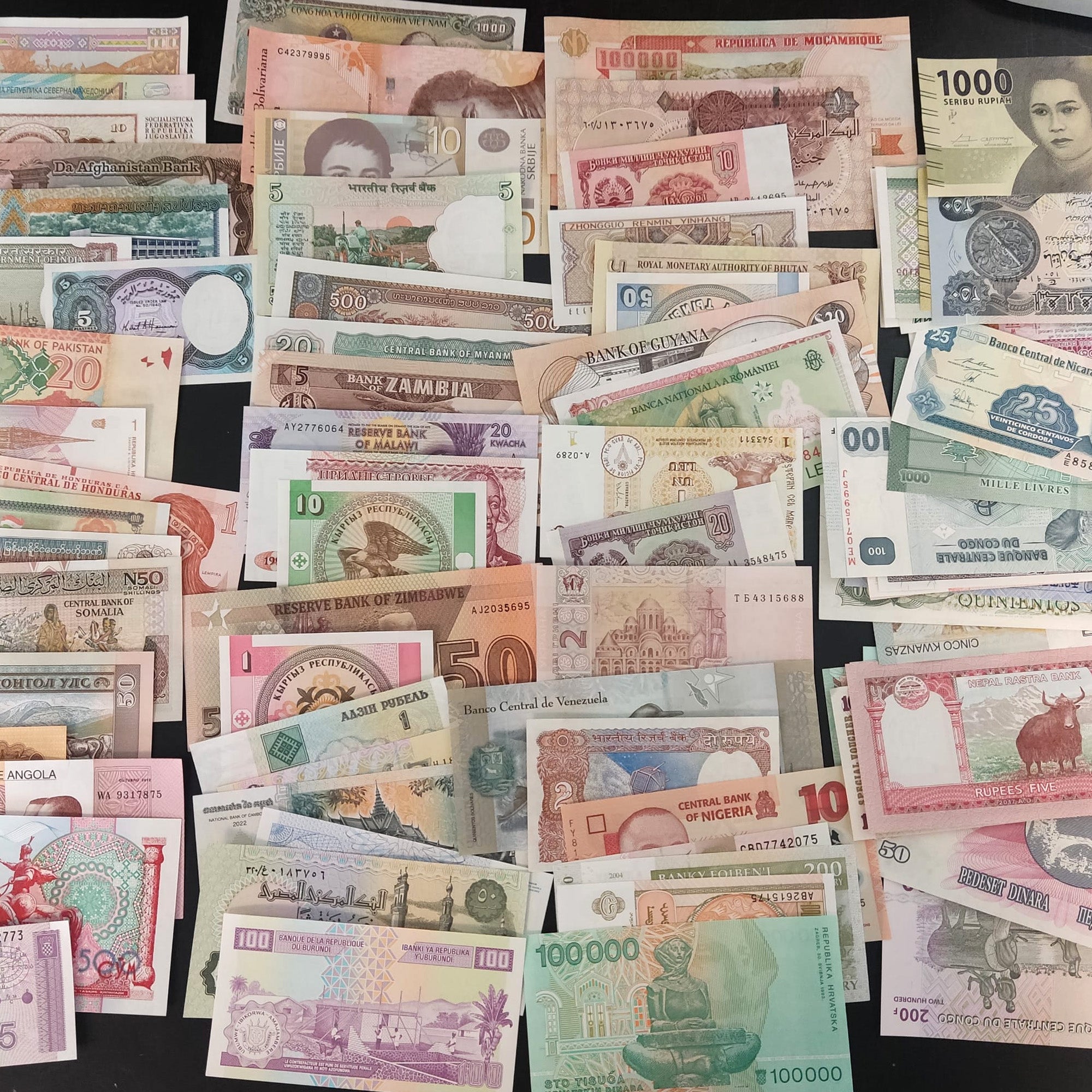 Weltwährungssammlung – 100 verschiedene Banknoten aus aller Welt 