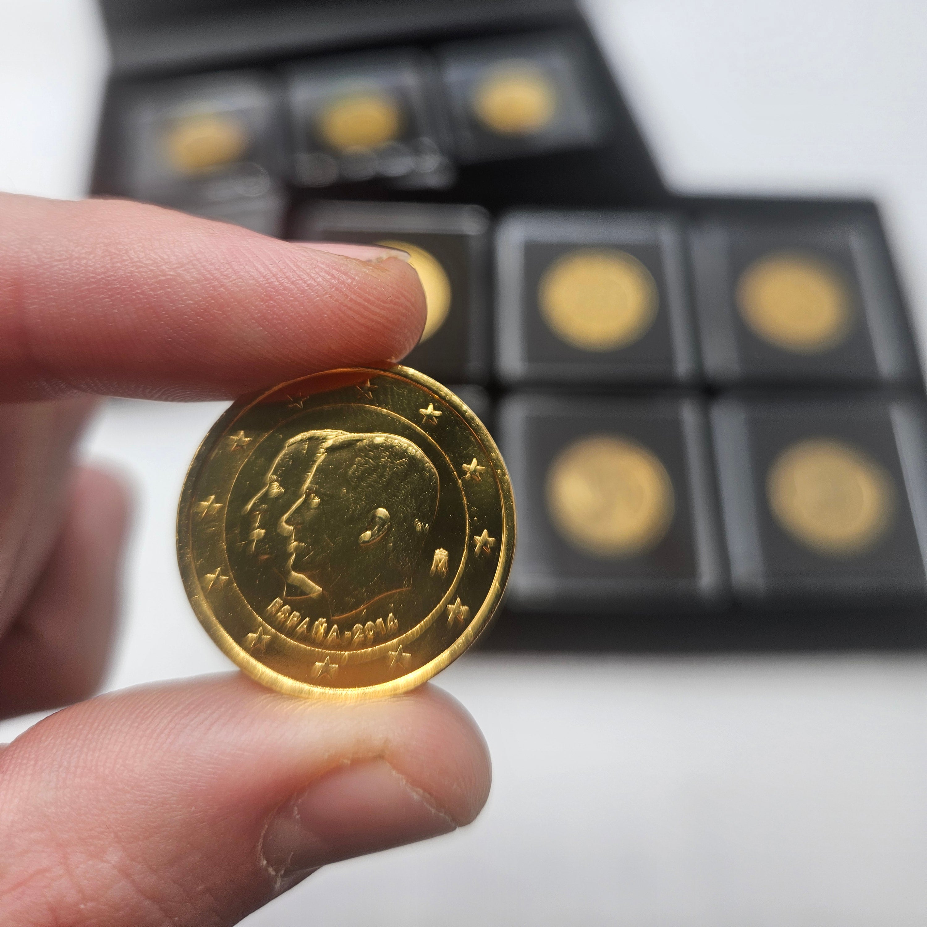 Colección exclusiva de monedas de 2 euros en oro de 24 quilates